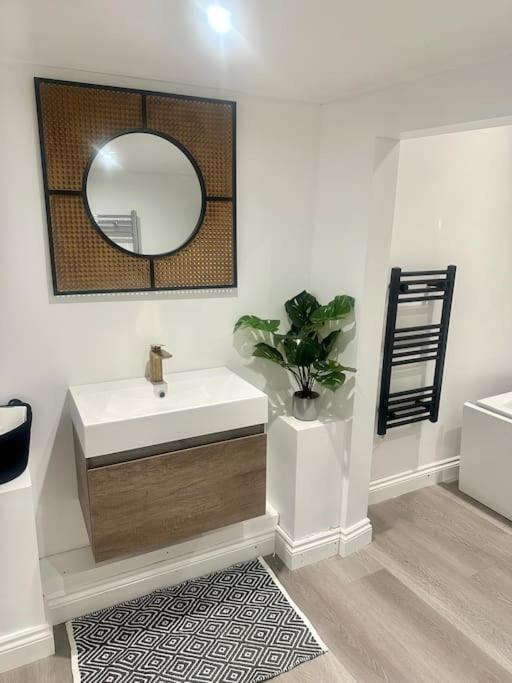 Cosy Stylish Studio Apartment Trowbridge Kültér fotó