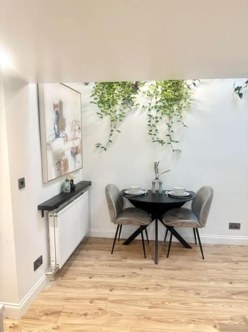 Cosy Stylish Studio Apartment Trowbridge Kültér fotó