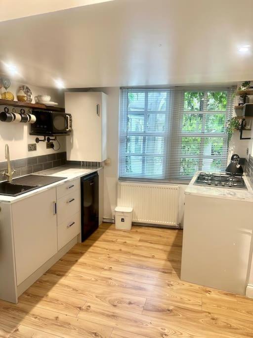 Cosy Stylish Studio Apartment Trowbridge Kültér fotó
